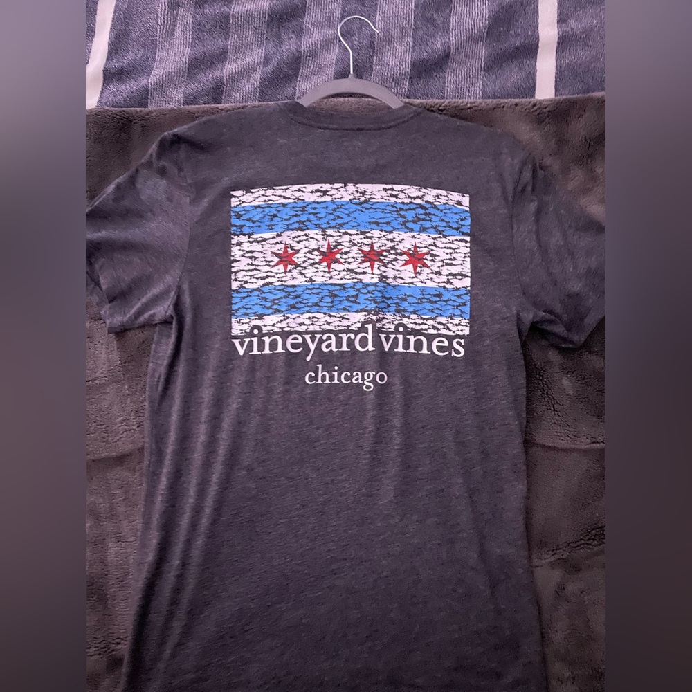 Vineyard Vines Island Tee - Picture 3 of 3